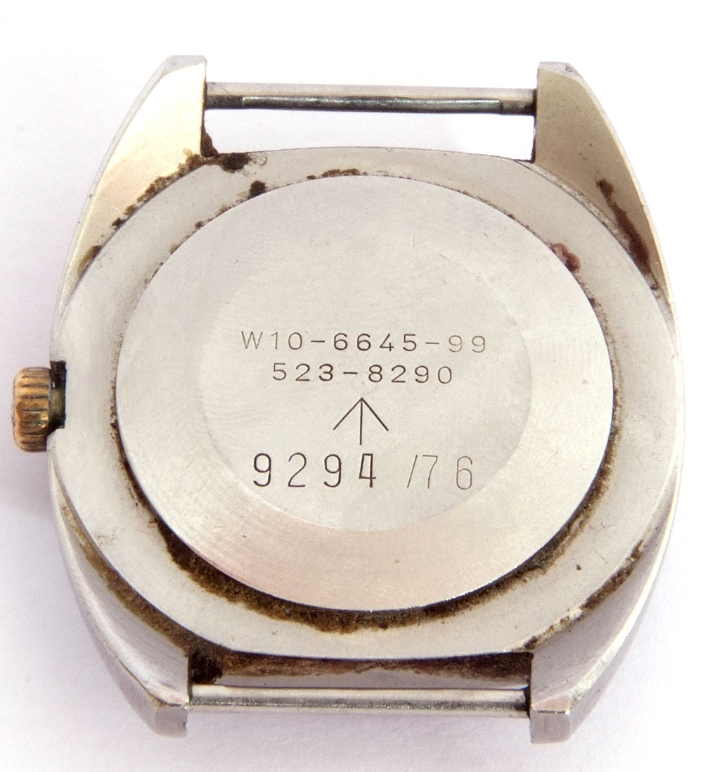 CWC Military steel wrist watch dated verso '76, having luminous hands, luminous Arabic numbers to - Image 4 of 4