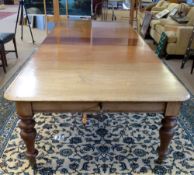 Victorian mahogany wind-out extending dining table and matching leaf storage stand, moulded edge and