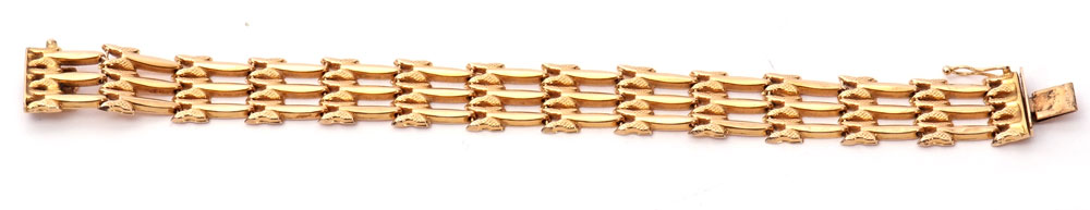 A 750 stamped modern gate bracelet, a design with three plain polished and textured links, 21gms - Image 2 of 4