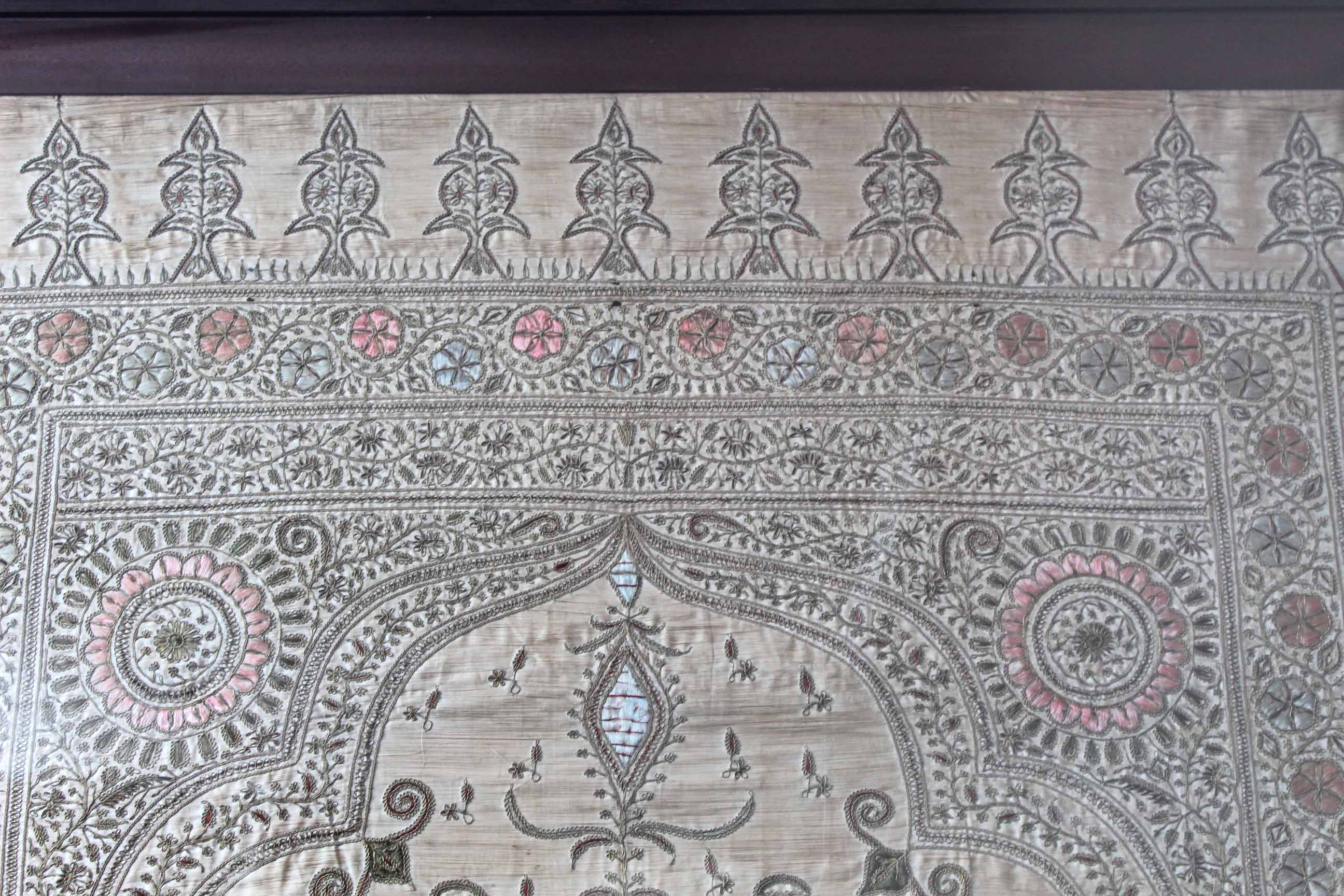 Large silk and gilt filigree embroidered wall hanging or table cloth of Persian or Oriental - Image 5 of 6