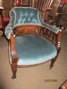 BUTTON BACK UPHOLSTERED BEDROOM CHAIR, HEIGHT APPROX 73CM