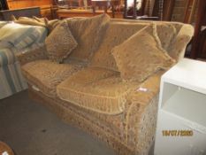 MODERN UPHOLSTERED TWO-SEATER SOFA IN GILT PATTERNED FABRIC, WIDTH APPROX 176CM