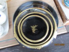 SET OF THREE ORIENTAL BLACK LACQUERED PAPER MACHE BOWLS, DECORATED WITH GILT DOGS OF FO ETC, LARGEST