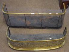 Small Victorian brass nursery guard and further Victorian brass small fender, 83cm and 76cm wide