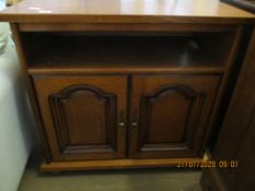 REPRODUCTION OAK TV/SIDE CABINET, 87CM WIDE