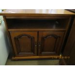 REPRODUCTION OAK TV/SIDE CABINET, 87CM WIDE