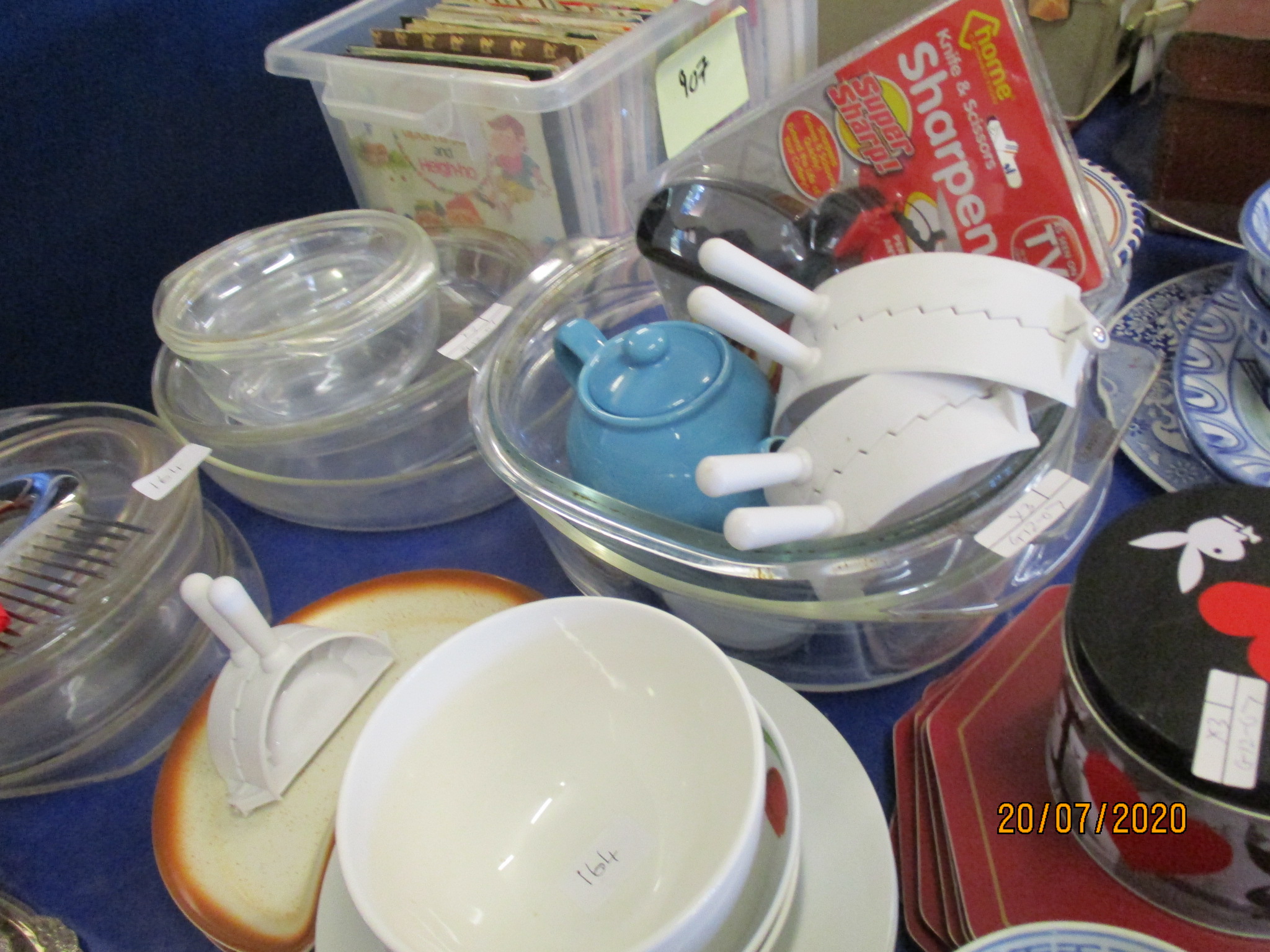 VARIOUS PYREX AND KITCHEN WARE, POTTERY ETC - Image 2 of 2