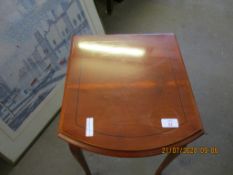 REPRODUCTION BOW FRONTED SIDE TABLE, 34CM WIDE