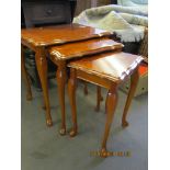 NEST OF THREE YEW EFFECT MODERN OCCASIONAL TABLES, LARGEST 54CM WIDE