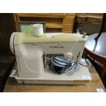 VINTAGE SINGER ELECTRIC SEWING MACHINE