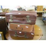 THREE VARIOUS VINTAGE SUITCASES, LARGEST LENGTH APPROX 59CM
