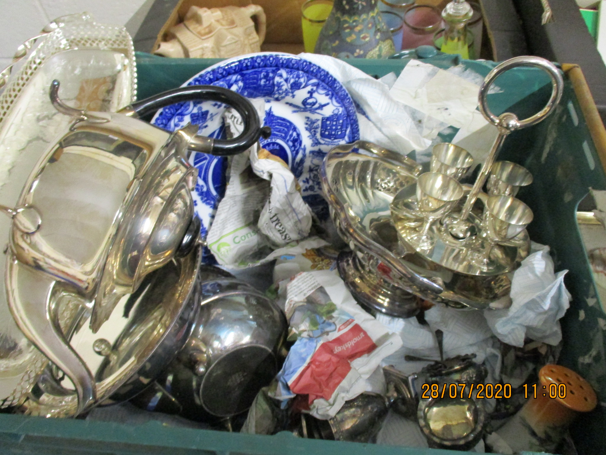 LARGE QUANTITY OF VARIOUS PLATED ITEMS INCLUDING TEA POTS, EGG CUPS, SHEFFIELD PLATE SALTS, TOGETHER