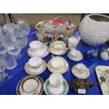 QUANTITY OF VARIOUS CERAMICS INCLUDING DECORATIVE CUPS AND SAUCERS, WEDGWOOD PLANTER ETC