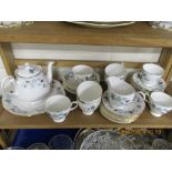 QUANTITY OF COLCLOUGH DINNER WARES INCLUDING BOWLS, CUPS AND SAUCERS, SANDWICH PLATES