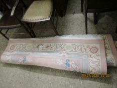 PATTERNED RUG, WIDTH APPROX 136CM