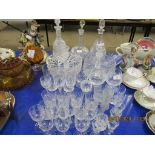 QUANTITY OF VARIOUS VINTAGE GLASS WARE INCLUDING DECANTERS ETC