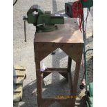 METALWORK BENCH WITH LARGE VICE, 46 X 37CM