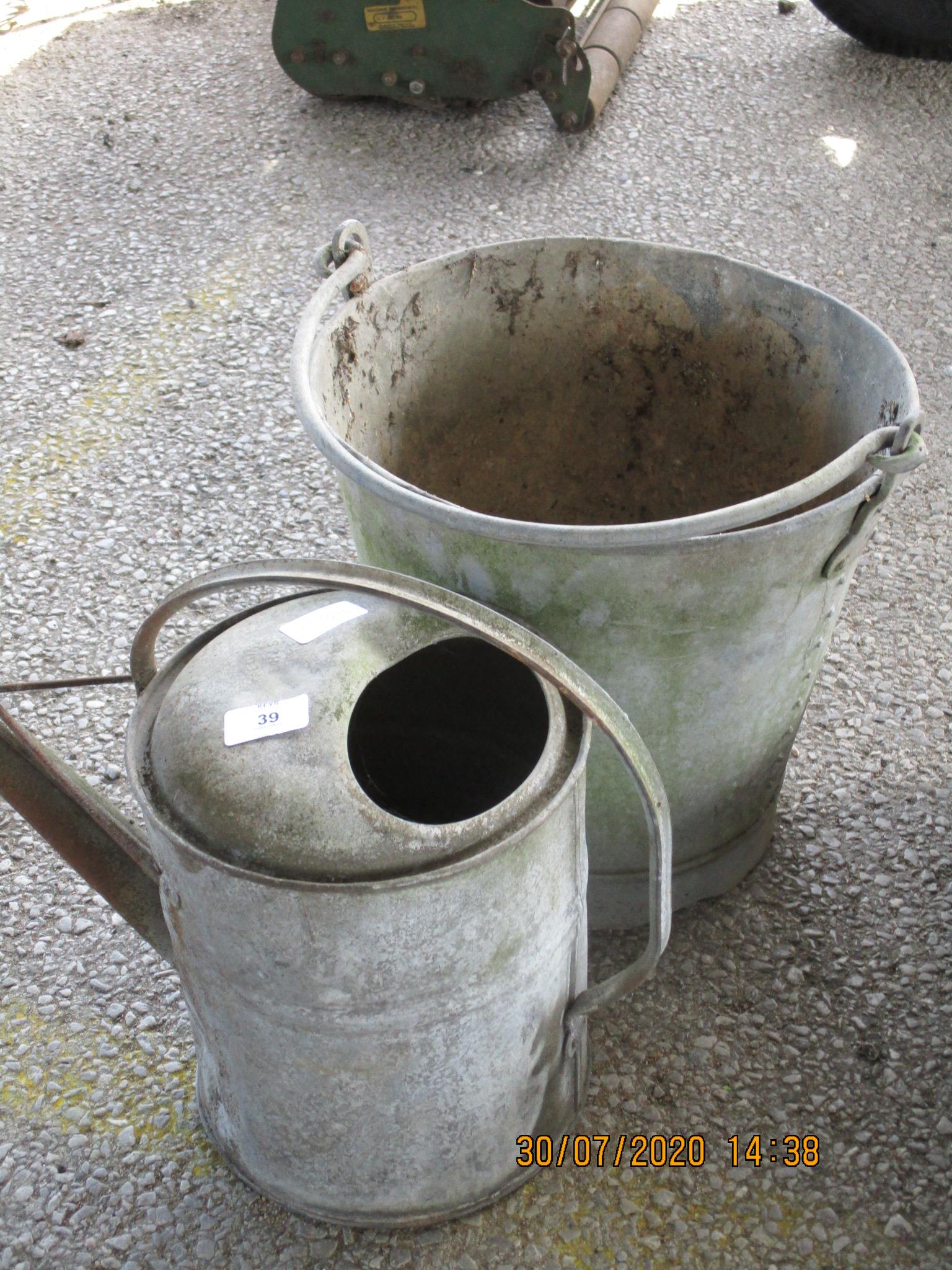 TIN WATERING CAN PLUS BUCKET, 31 X 30CM