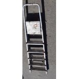 FIVE-RUNG STEP LADDER