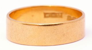 22ct gold wedding ring, plain polished design, London 1969, size K/L, 3.6gms