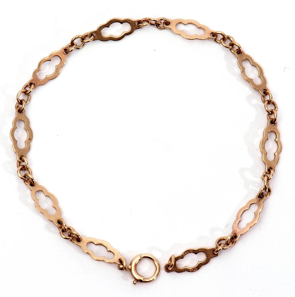 9ct stamped bracelet, a design featuring 10 pierced oval shaped links joined by circular chain