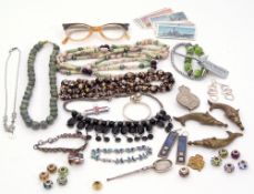 Mixed Lot: costume jewellery to include beads, necklace, earrings etc