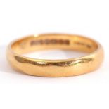 22ct gold wedding ring of plain polished design, size N, 4gms