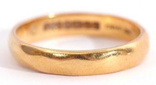 22ct gold wedding ring of plain polished design, size N, 4gms