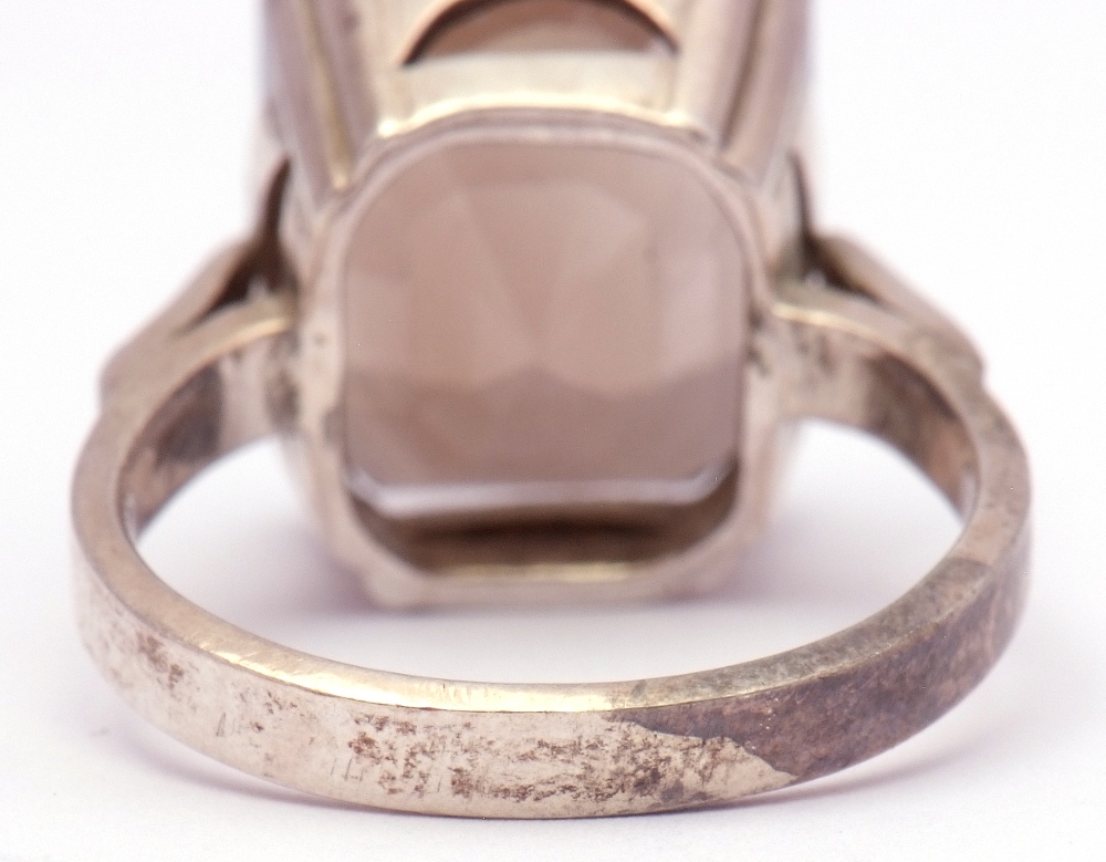 Modern stepped cut quartz dress ring raised in a pierced box white metal mount, size M - Image 3 of 6