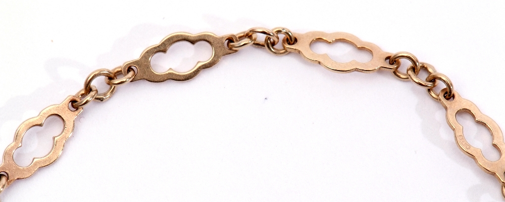 9ct stamped bracelet, a design featuring 10 pierced oval shaped links joined by circular chain - Image 3 of 4