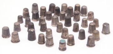 Collection of 40 silver and white metal thimbles of various sizes, some a/f