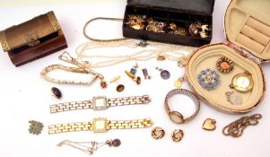 Mixed Lot: costume jewellery, chinoiserie lacquered box etc