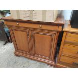 MODERN SIDE CABINET OR SIDEBOARD, WIDTH APPROX 91CM MAX