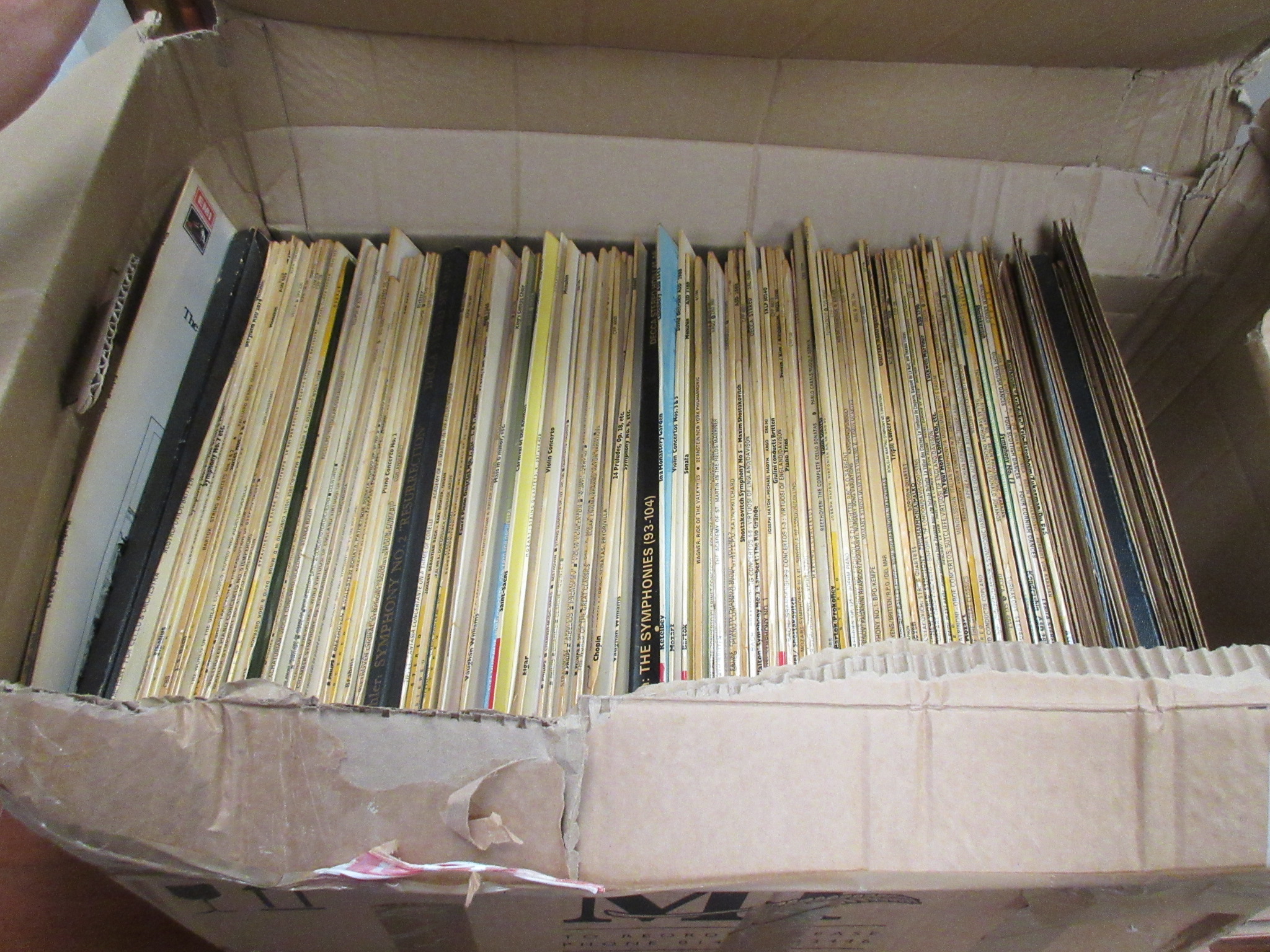 BOX CONTAINING LARGE QUANTITY OF VARIOUS RECORDS, MOSTLY CLASSICAL LPS