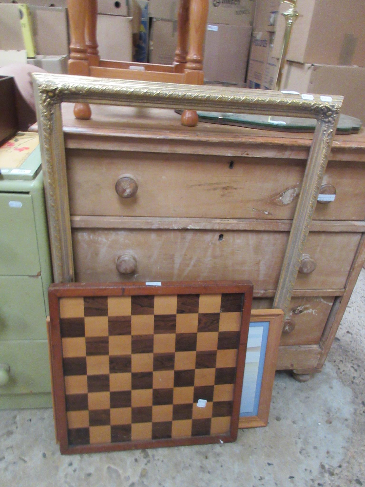 CHESS BOARD TOGETHER WITH A VINTAGE GILT FRAME ETC, CHESS BOARD APPROX 52CM