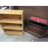 SMALL MODERN SHELF UNIT TOGETHER WITH A LEATHER TOPPED MAGAZINE RACK