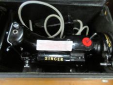 CASED SINGER MINIATURE ELECTRIC SEWING MACHINE