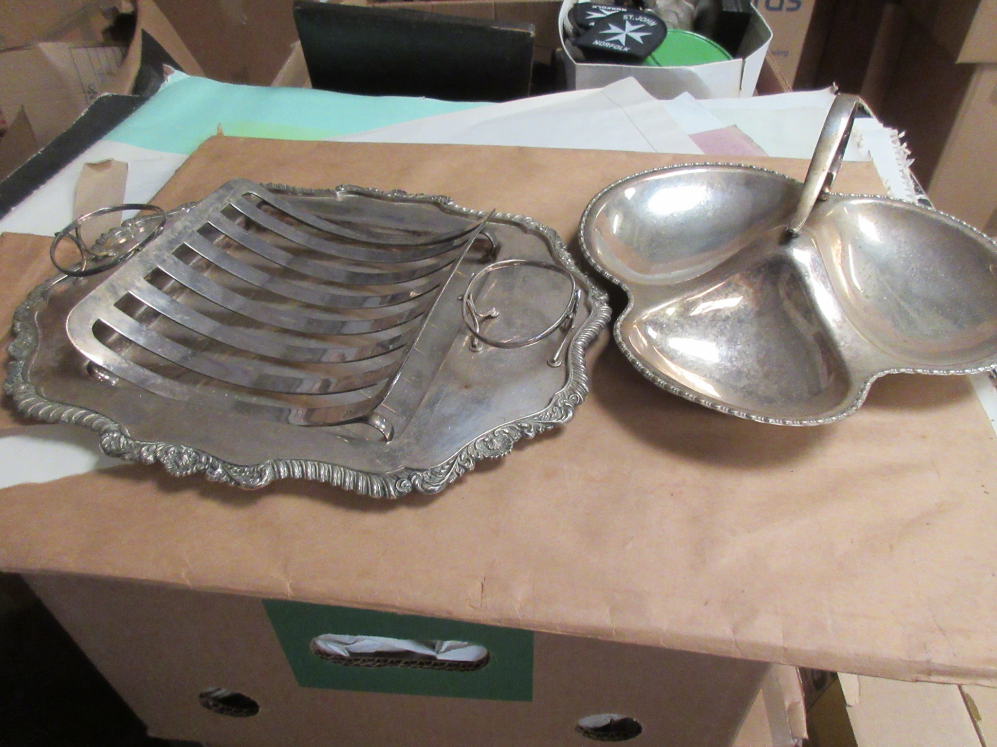 BOX CONTAINING LARGE QUANTITY OF GOOD QUALITY SILVER PLATED WARES INCLUDING TEA POTS ETC - Image 2 of 3