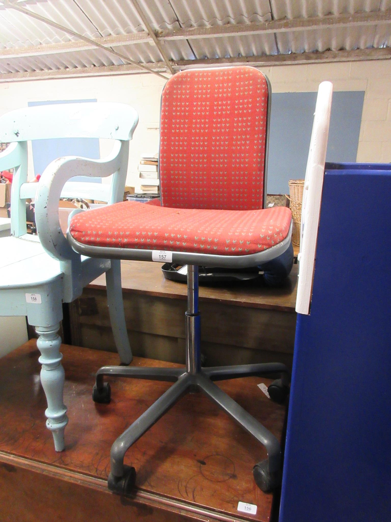 VINTAGE (1960S) OFFICE TYPE SWIVEL CHAIR