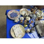 QUANTITY OF DECORATIVE CERAMICS, ORNAMENTS ETC INCLUDING BOXED CAITHNESS PAPERWEIGHT, SMALL HAND