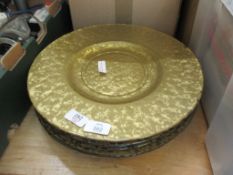 QUANTITY OF GLASS DINNER PLATES, EACH DIAM APPROX 35CM