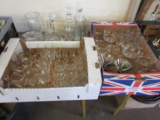 BOX CONTAINING HOUSEHOLD GLASS WARE INCLUDING BRANDED KING GEORGE WHISKY GLASSES, VASES,