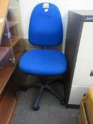 OFFICE SWIVEL CHAIR