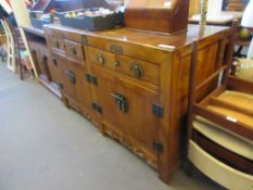 REPRODUCTION ORIENTAL SIDEBOARD