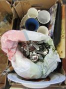 BOX OF VARIOUS HOUSE CLEARANCE SUNDRIES INCLUDING CUTLERY, PLACE MATS, CERAMICS