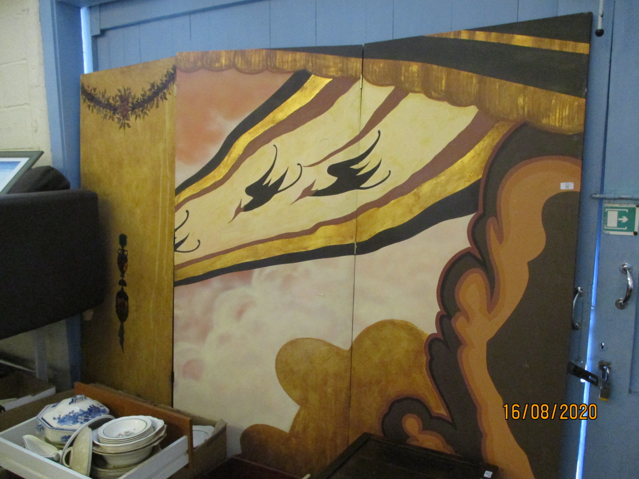 LARGE PAINTED SCREEN OR ROOM DIVIDER IN THREE PANELS, EACH PANEL 80CM WIDE - Image 2 of 2