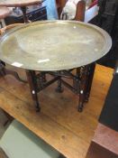 INDIAN BRASS TRAY ON STAND, DIAM 57CM