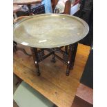 INDIAN BRASS TRAY ON STAND, DIAM 57CM