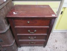 EARLY 20TH CENTURY SMALL FOUR DRAWER CHEST OF DRAWERS