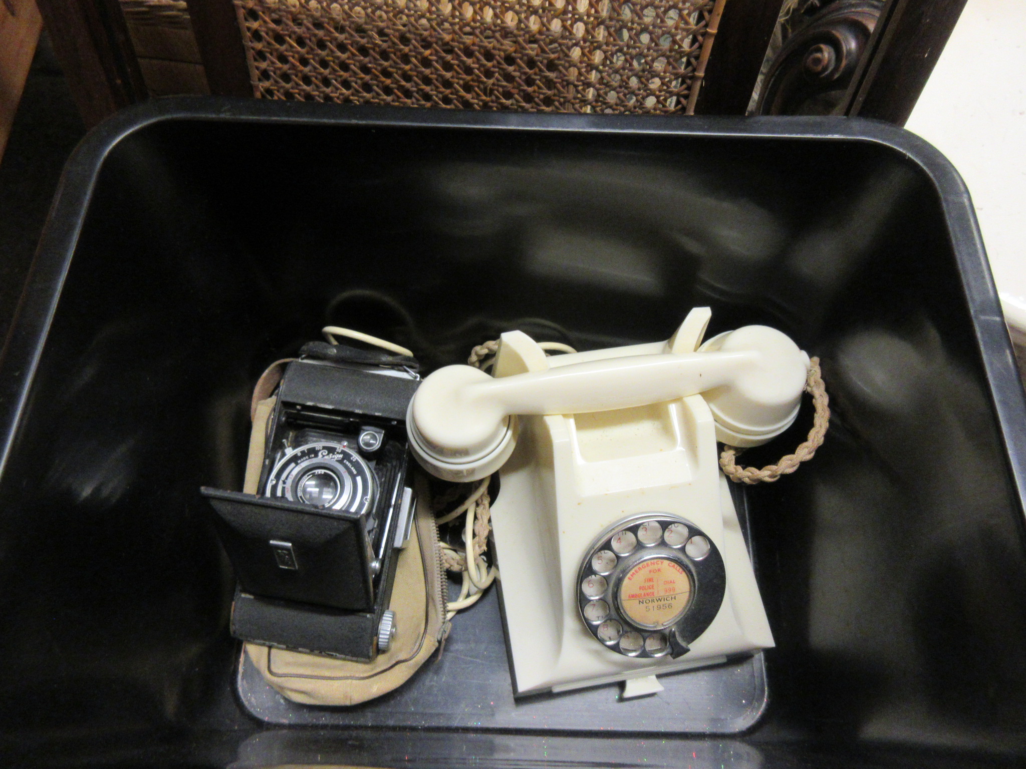 BOX CONTAINING VINTAGE GPO WHITE PHONE TOGETHER WITH A CASED ENSIGN RANGER FOLDING CAMERA